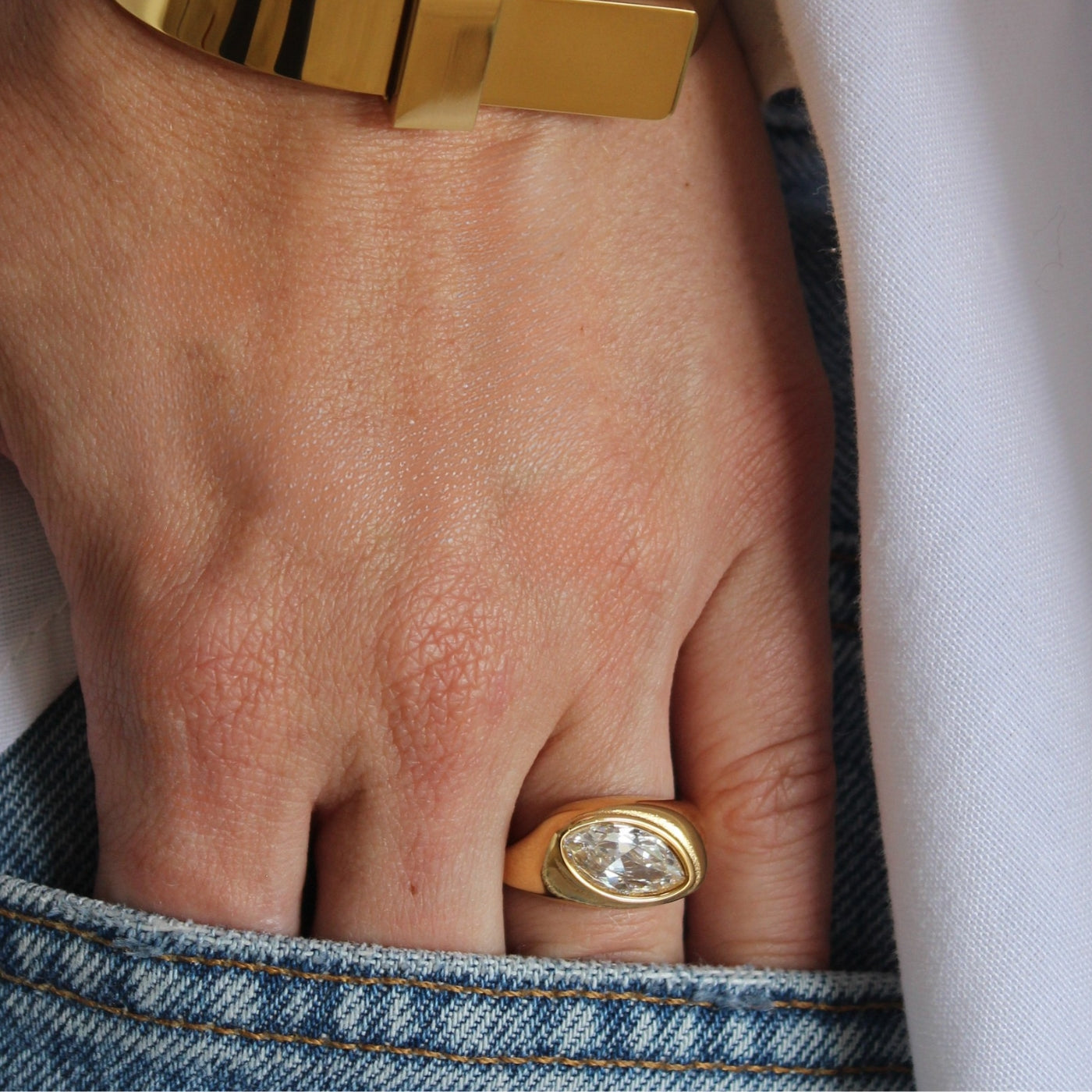 Anillo Horse Eye